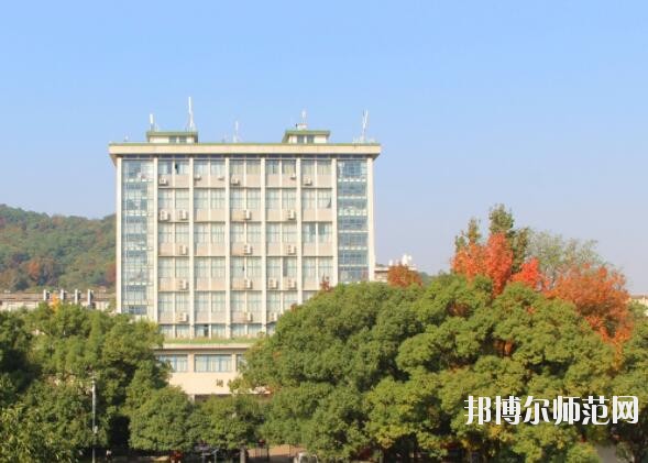 湖南大學師范學院財院校區招生辦聯系電話