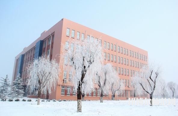 山東英才師范學院北校區招生辦聯系電話