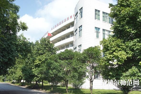 廣西現代職業(yè)技術師范學院是幾專