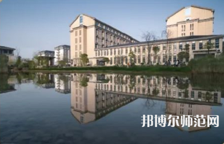 湖北恩施師范學院2023年報名條件、招生要求、招生對象