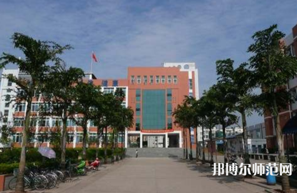 瀘州電子機械幼師學(xué)校2023年招生辦聯(lián)系電話